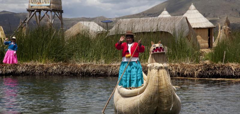  Islas de los Uros en el lago Titicaca